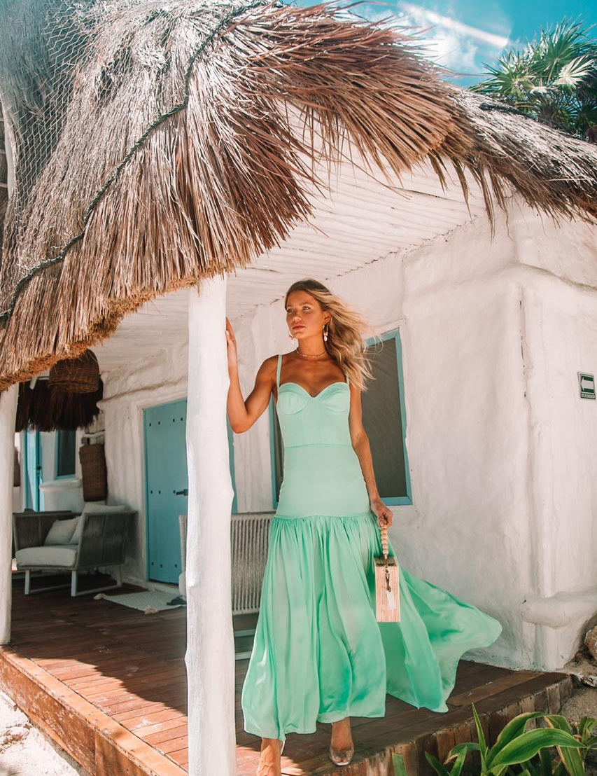GUIA DE ESTILO: Descubra a elegância dos vestidos longos (no dia a dia)