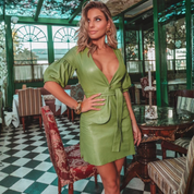 Saia Reta Curta Couro